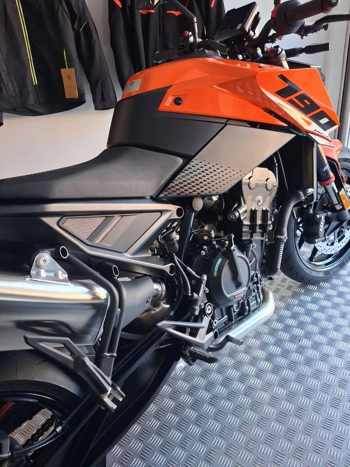 KTM 790 Duke (2027) (4)