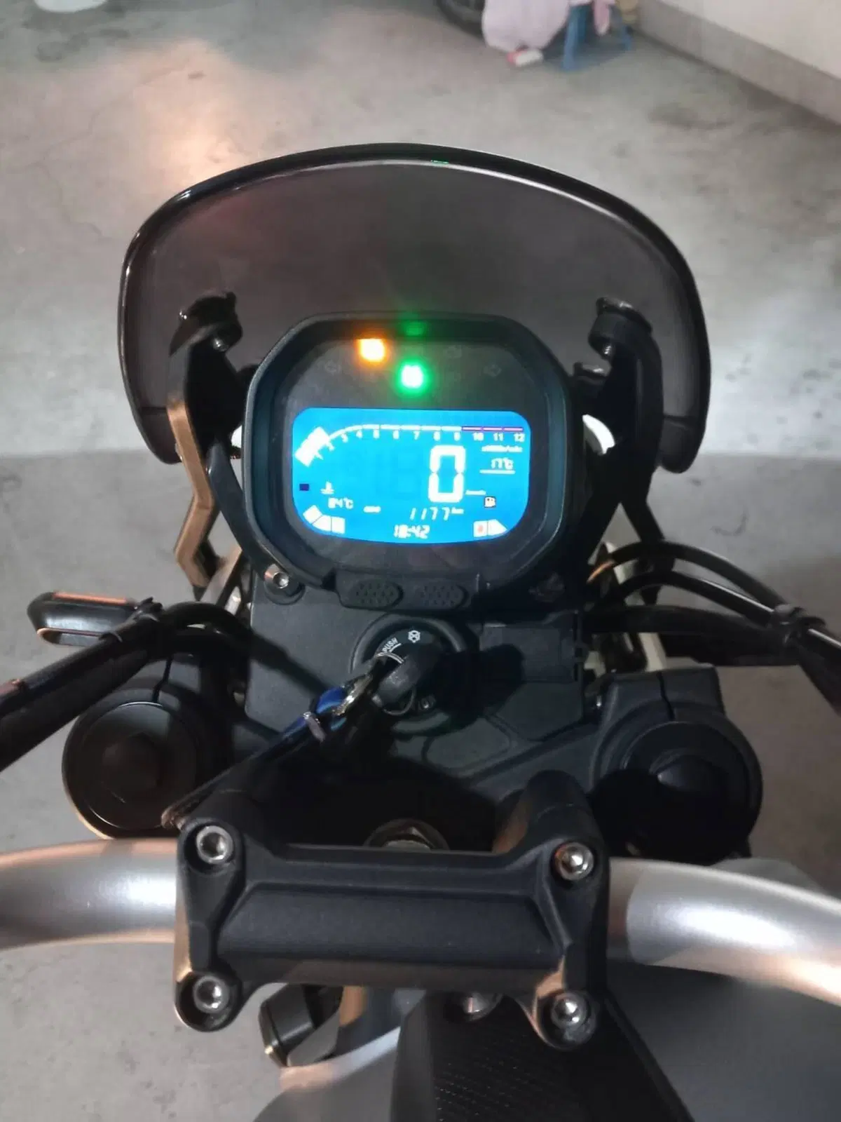 Voge Trofeo 300AC (2021 - 26) (5)
