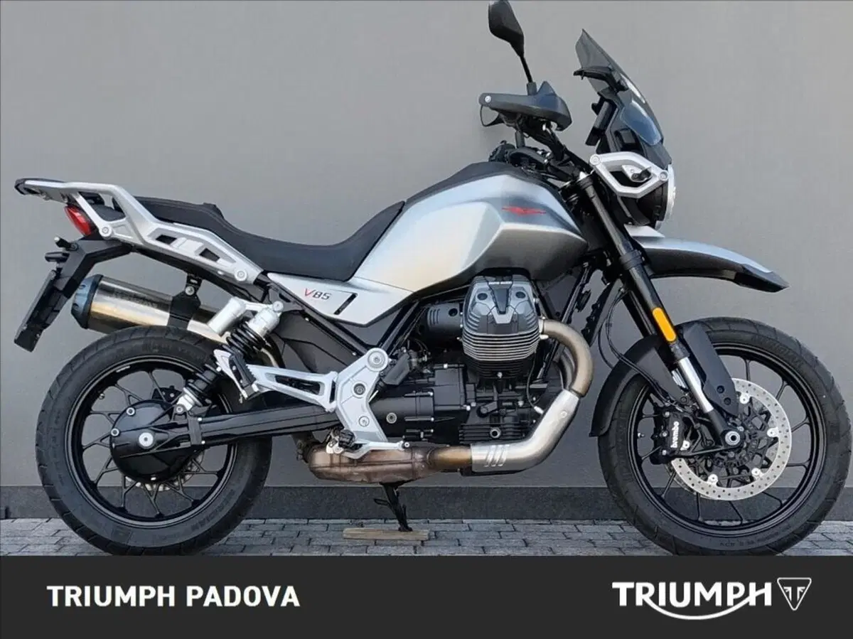 Moto Guzzi V85 Strada (2024 - 26)