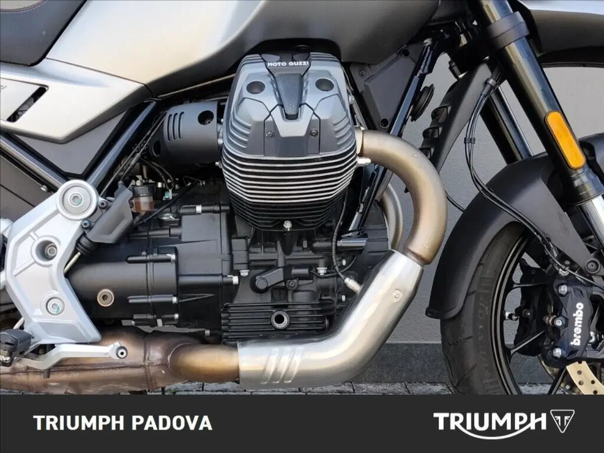 Moto Guzzi V85 Strada (2024 - 26) (3)