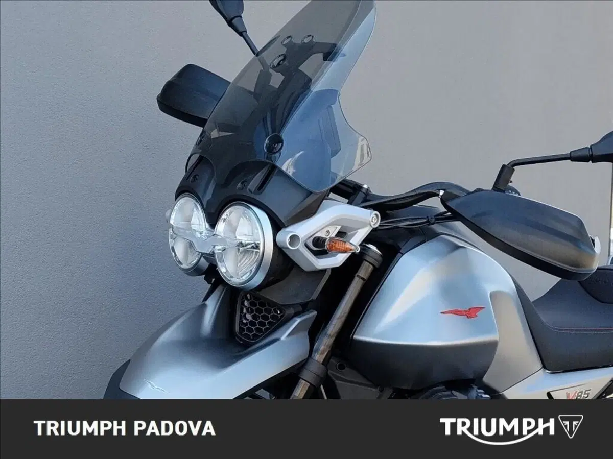 Moto Guzzi V85 Strada (2024 - 26) (10)