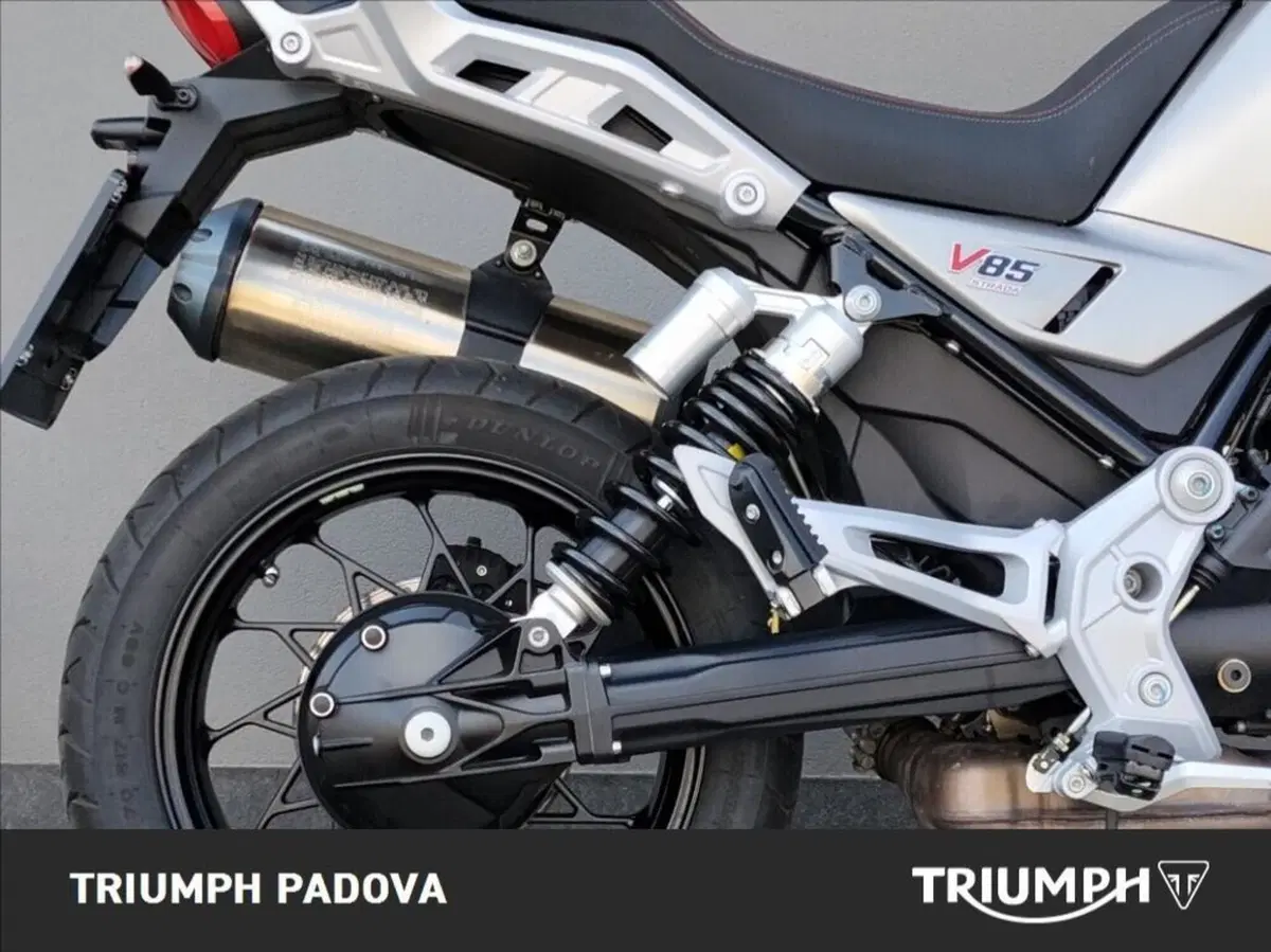 Moto Guzzi V85 Strada (2024 - 26) (2)
