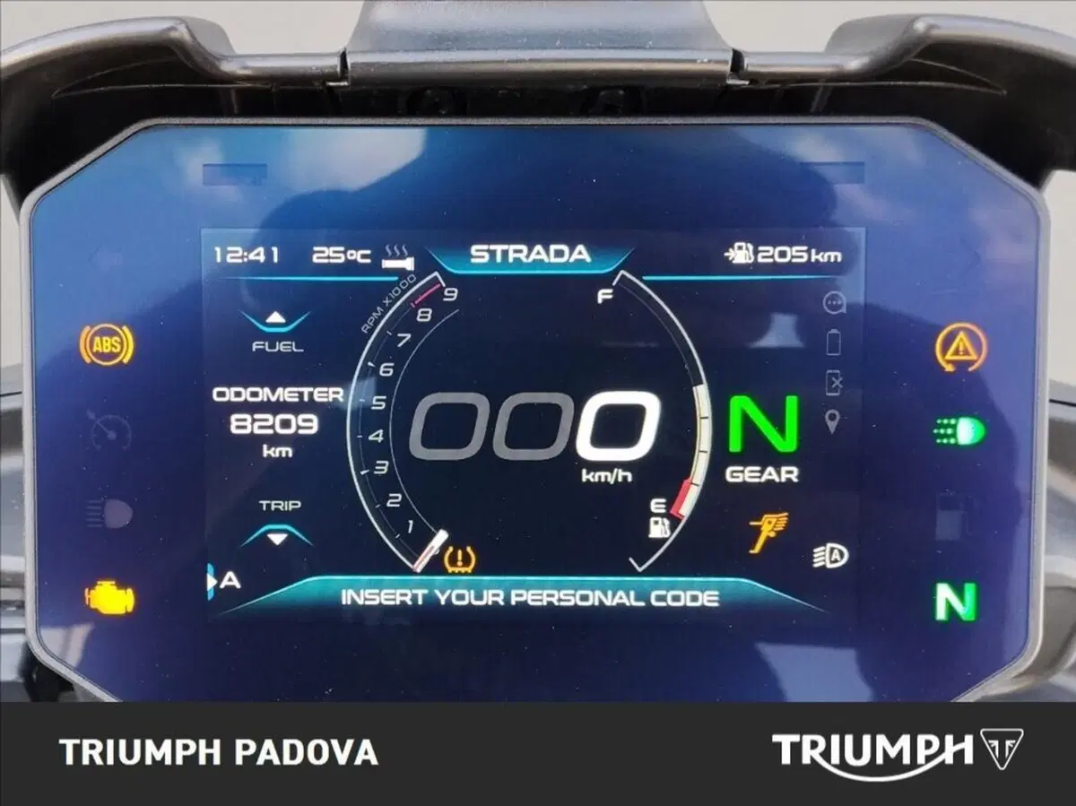 Moto Guzzi V85 Strada (2024 - 26) (13)