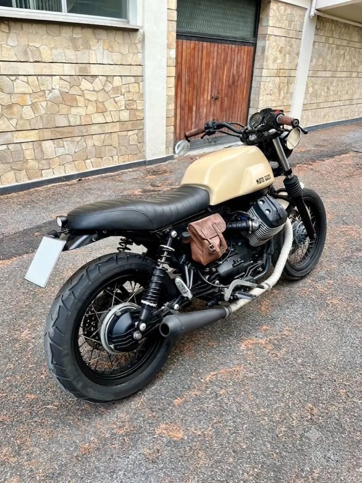 Moto Guzzi V7 II Special (2015 - 17) (4)