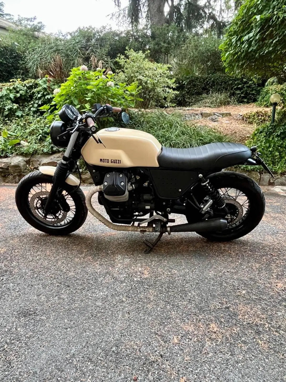 Moto Guzzi V7 II Special (2015 - 17) (6)