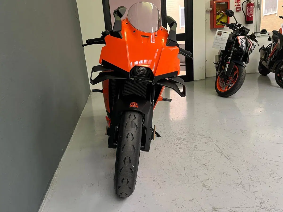 KTM 990 RC R (2026) (7)