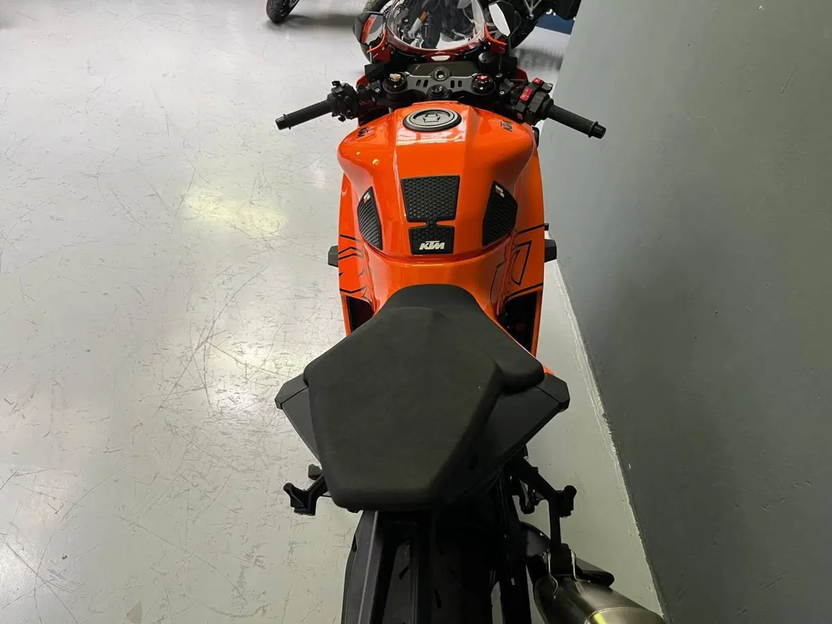KTM 990 RC R (2026) (8)