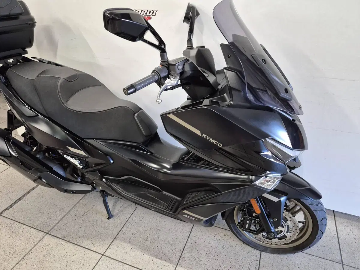 Kymco Xciting VS 400i (2023 - 26) (2)