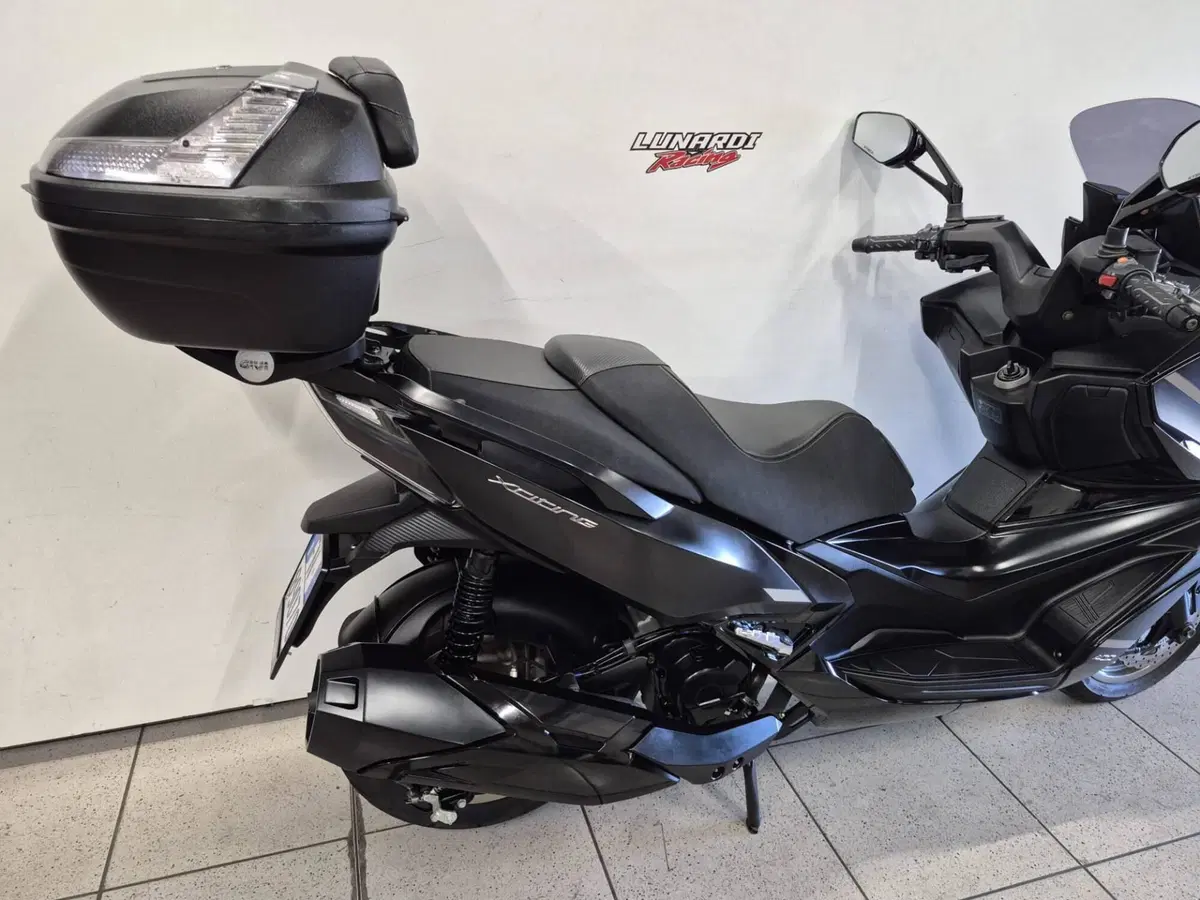 Kymco Xciting VS 400i (2023 - 26) (3)