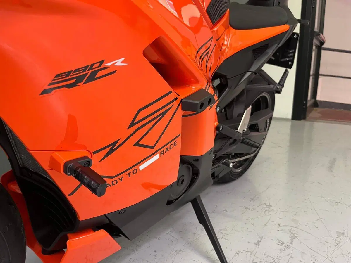 KTM 990 RC R (2026) (5)