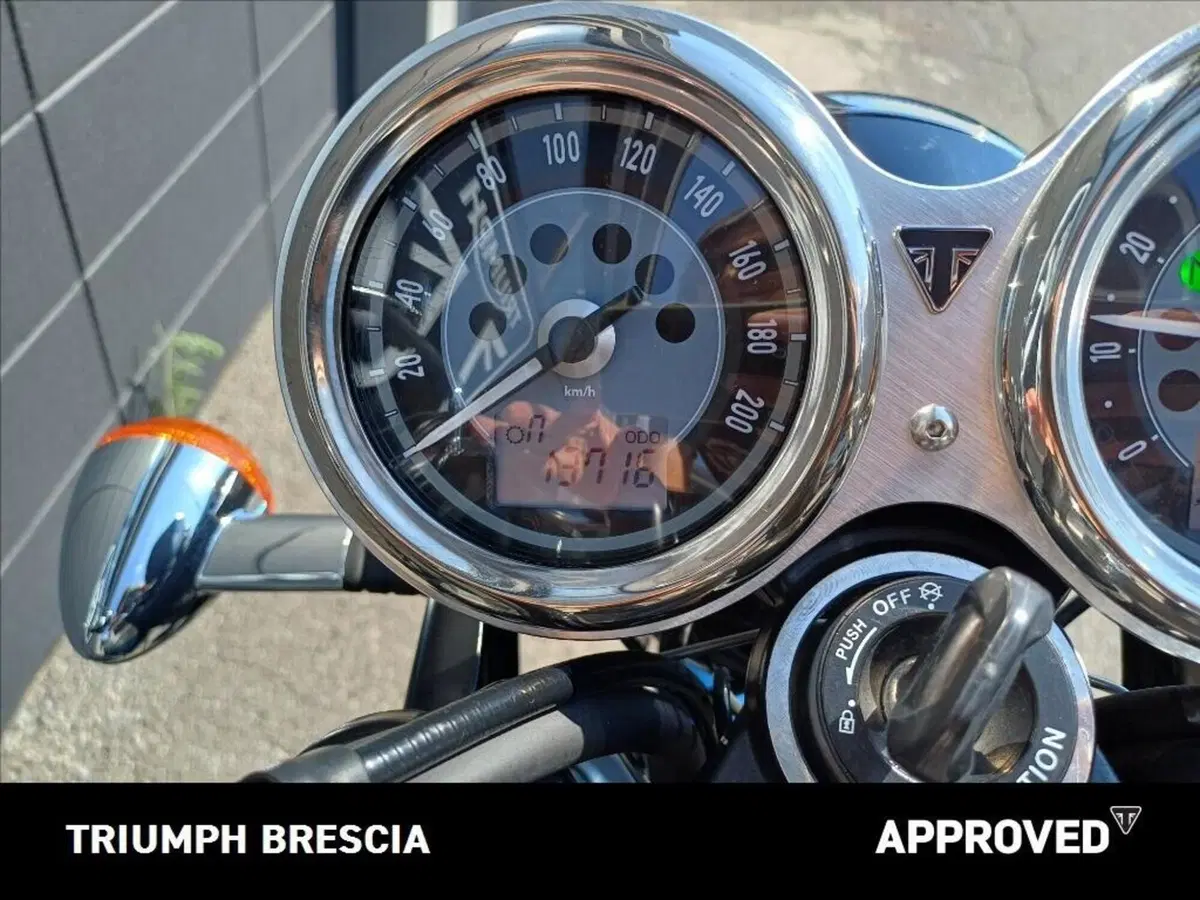Triumph Bonneville T120 (2021 - 25) (10)