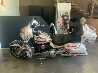 Harley-Davidson 1690 Street Glide (2011 - 13) - FLHX usata