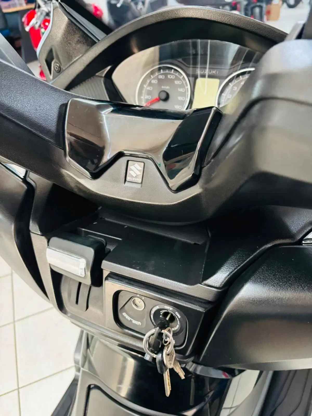 Suzuki Burgman AN 400 (2017 - 20) (4)