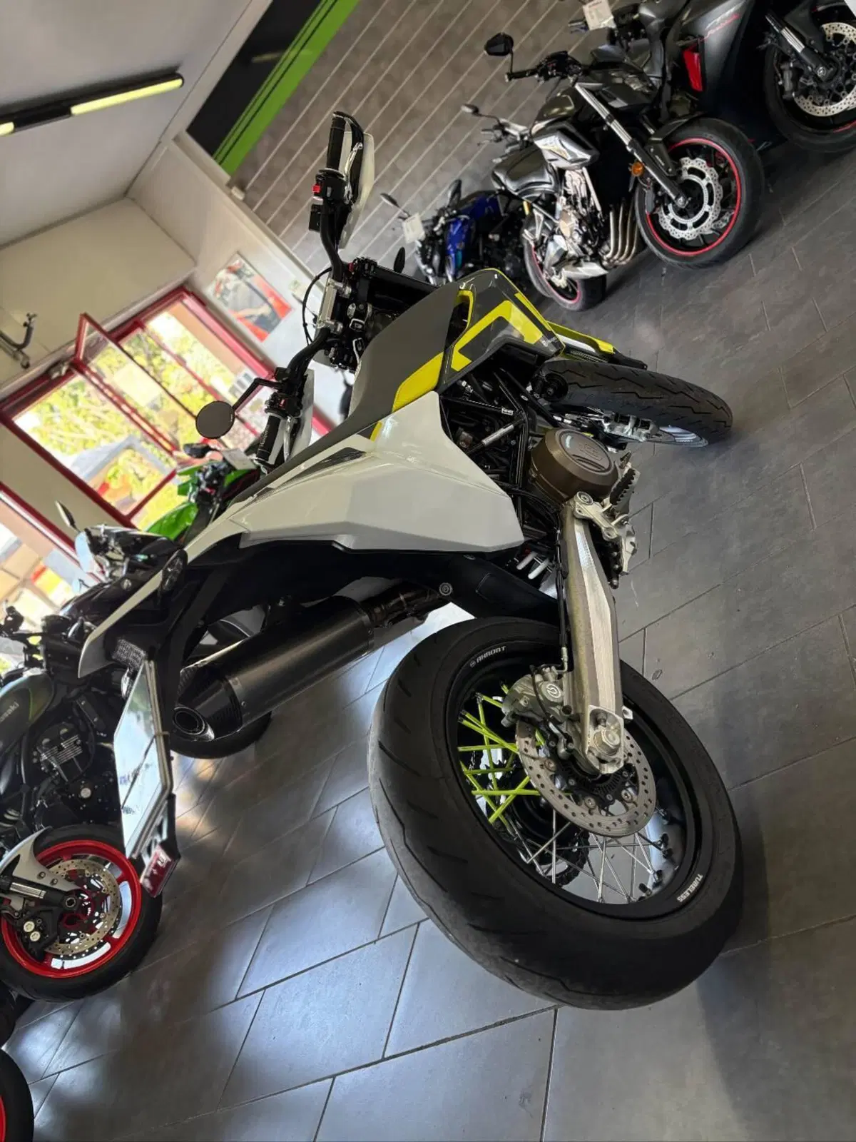 Husqvarna 701 Supermoto (2020) (5)