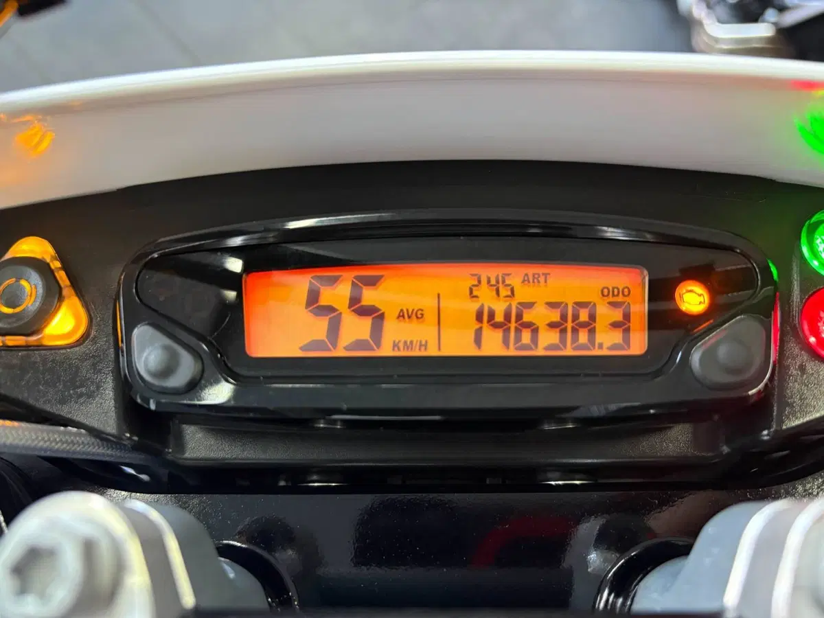 Husqvarna 701 Supermoto (2020) (8)