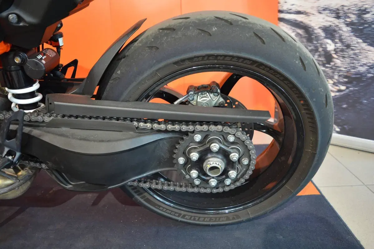 KTM 1390 Super Duke R (2024 - 26) (18)