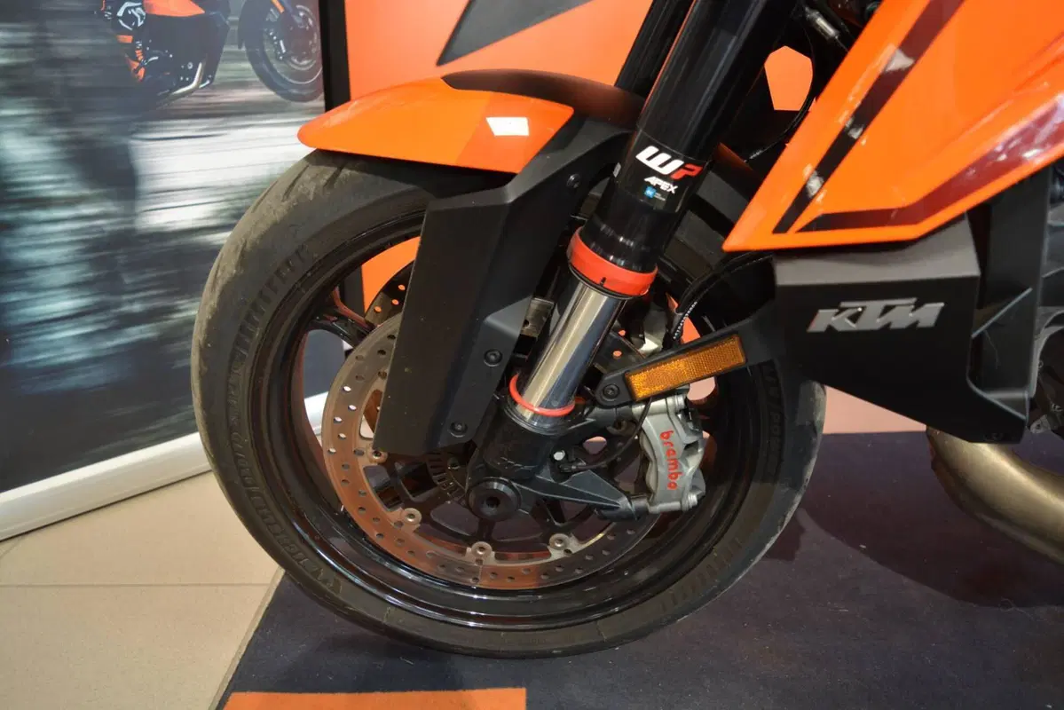 KTM 1390 Super Duke R (2024 - 26) (16)