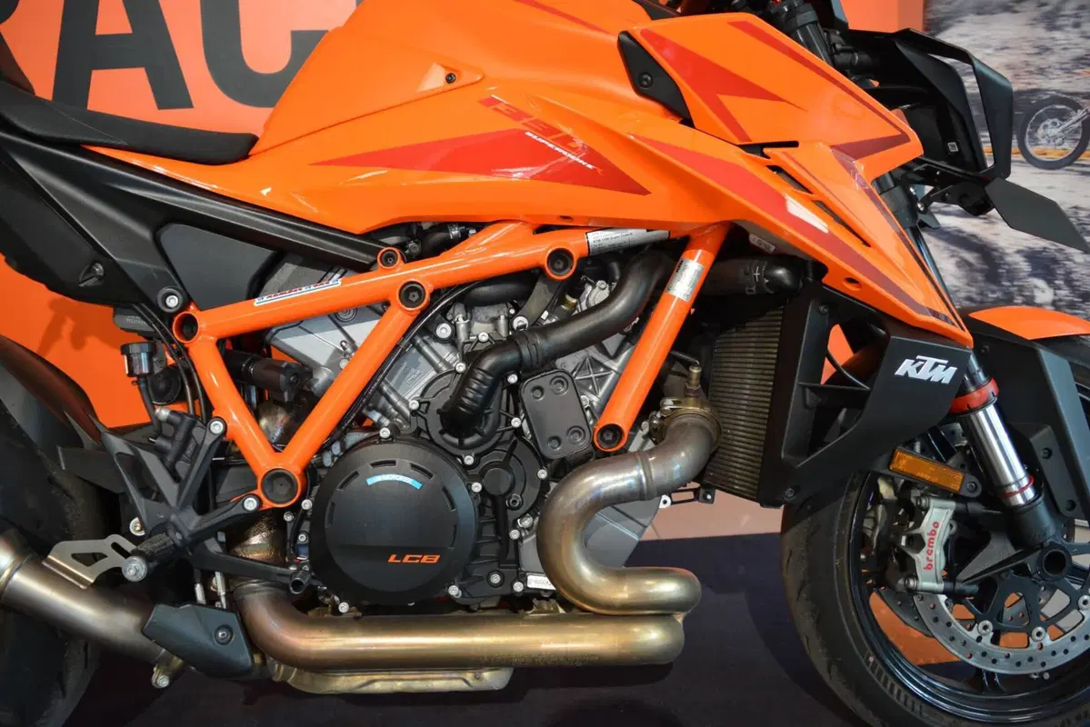 KTM 1390 Super Duke R (2024 - 26) (14)
