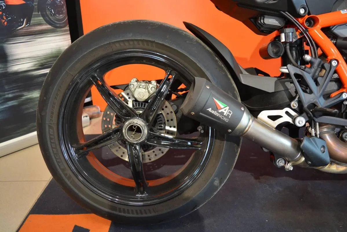 KTM 1390 Super Duke R (2024 - 26) (15)