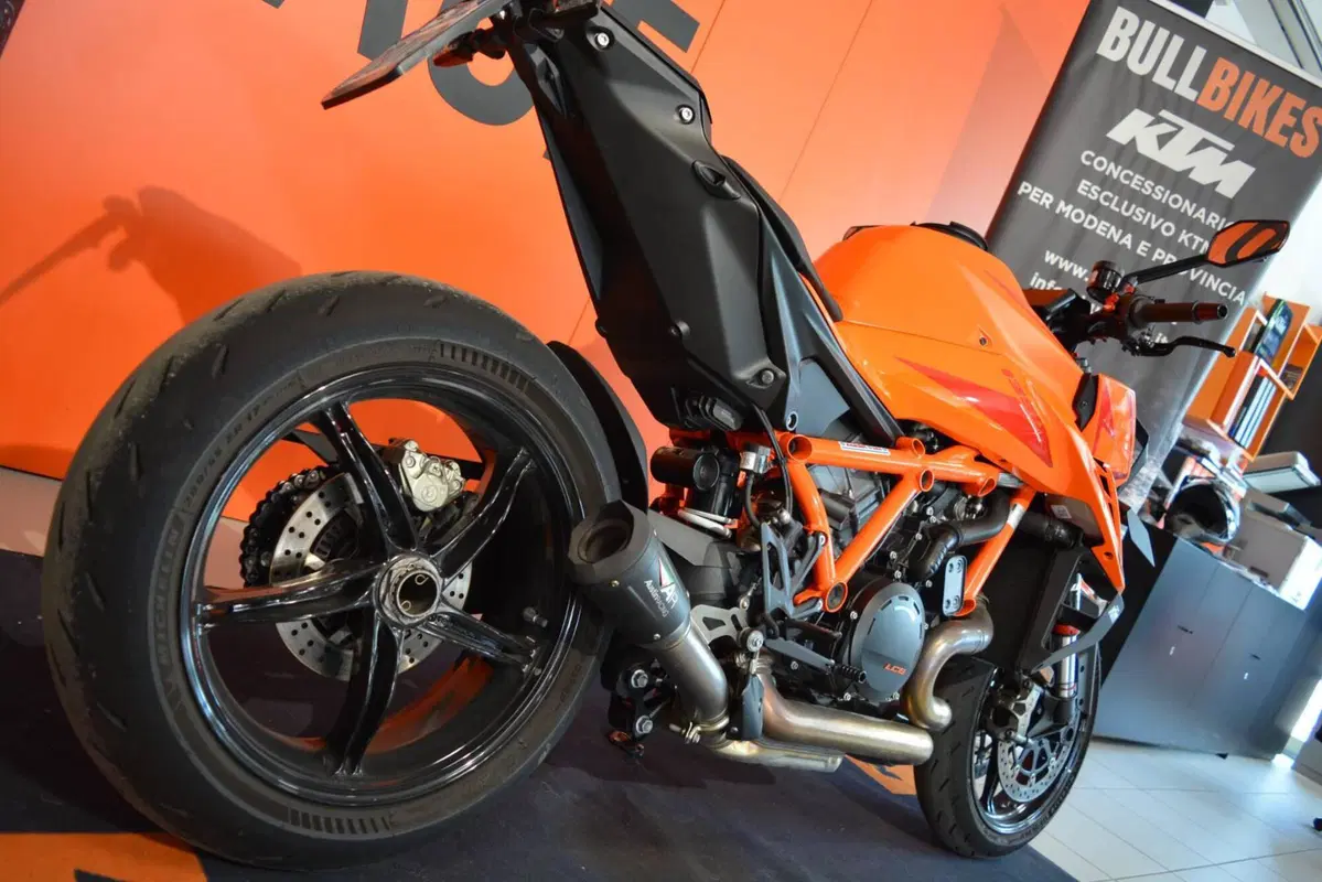 KTM 1390 Super Duke R (2024 - 26) (4)