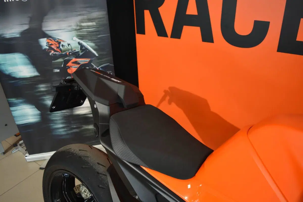 KTM 1390 Super Duke R (2024 - 26) (9)