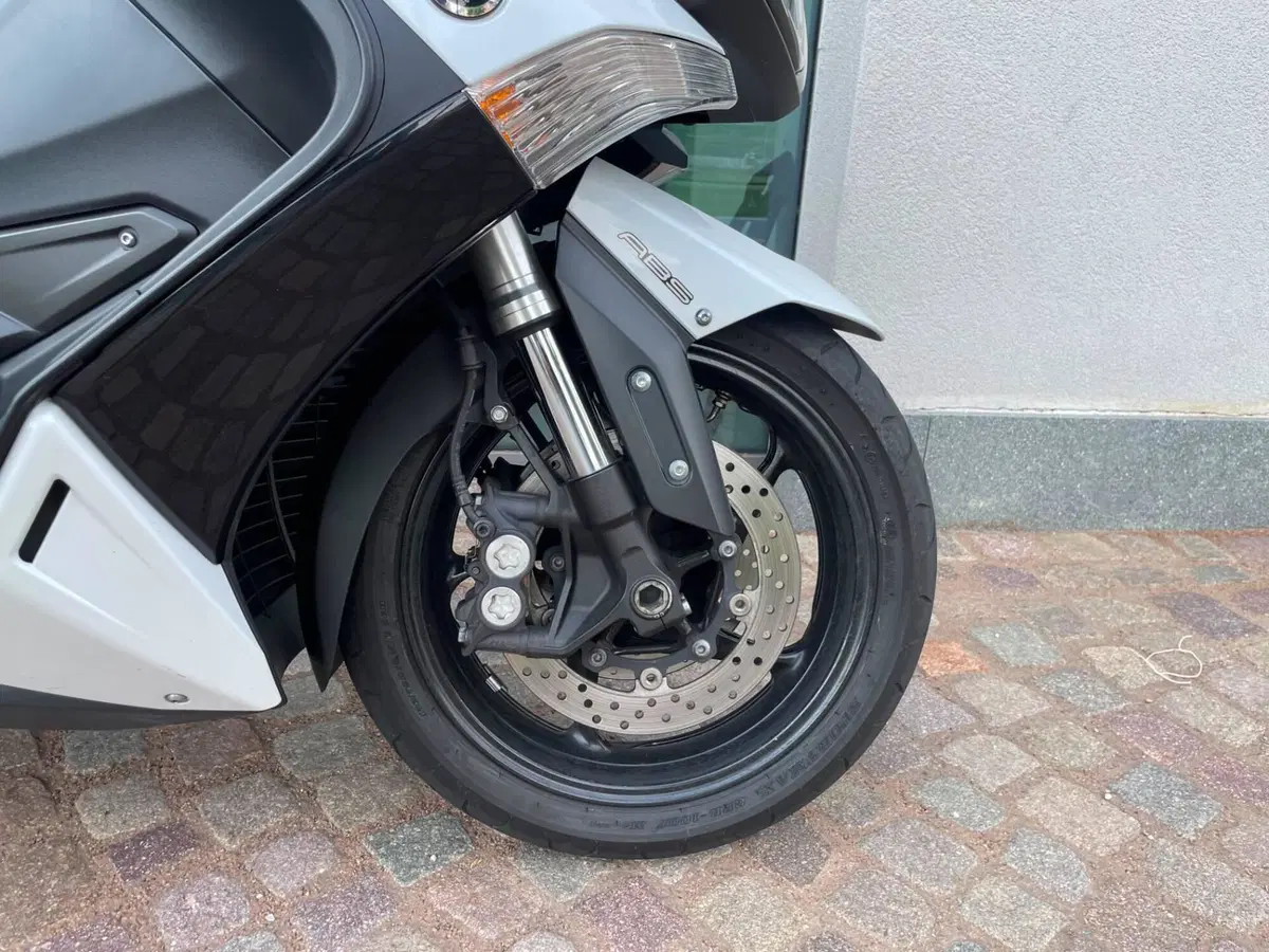 Yamaha T-Max 530 ABS (2015 - 17) (8)