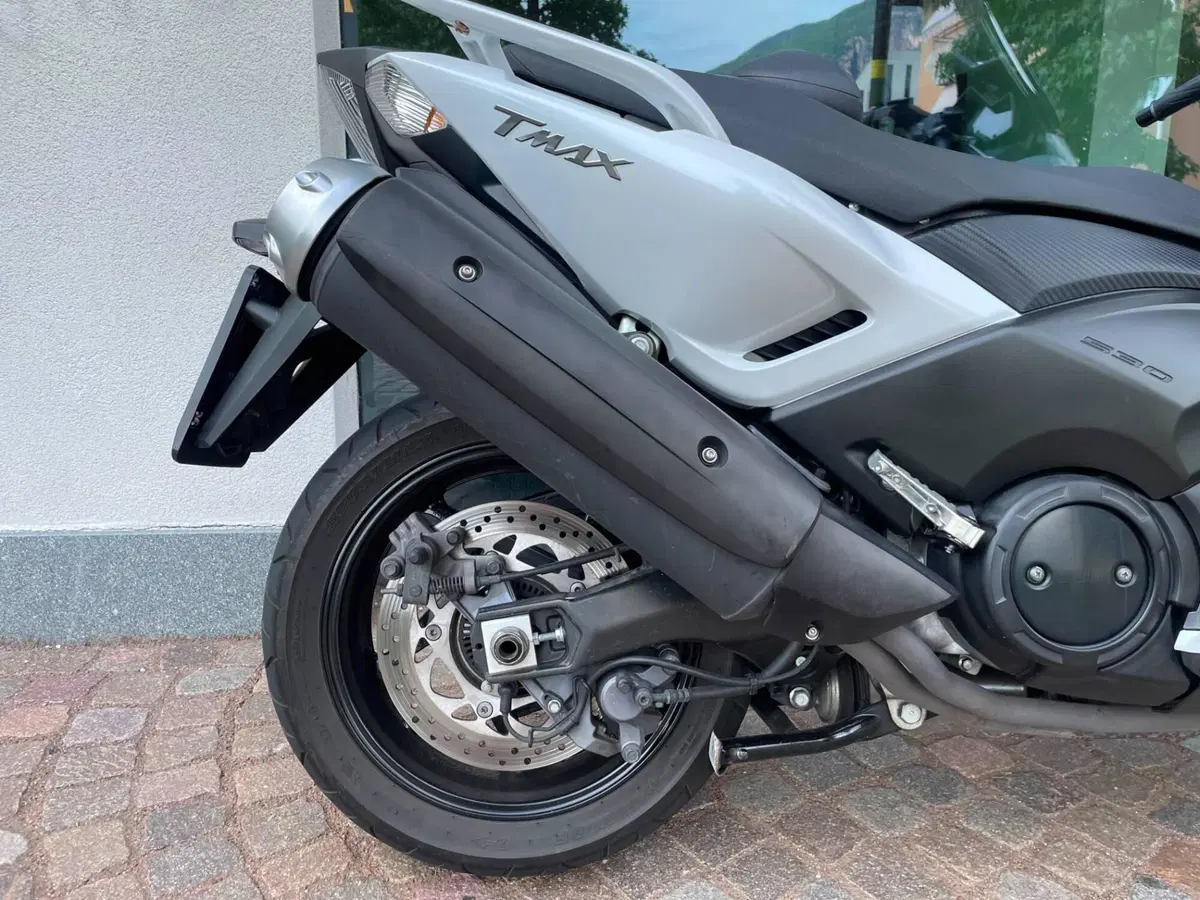 Yamaha T-Max 530 ABS (2015 - 17) (9)
