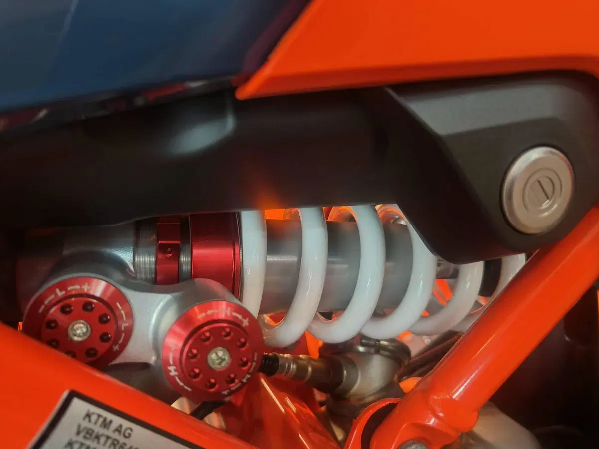 KTM 890 Adventure R Rally (2026) (6)