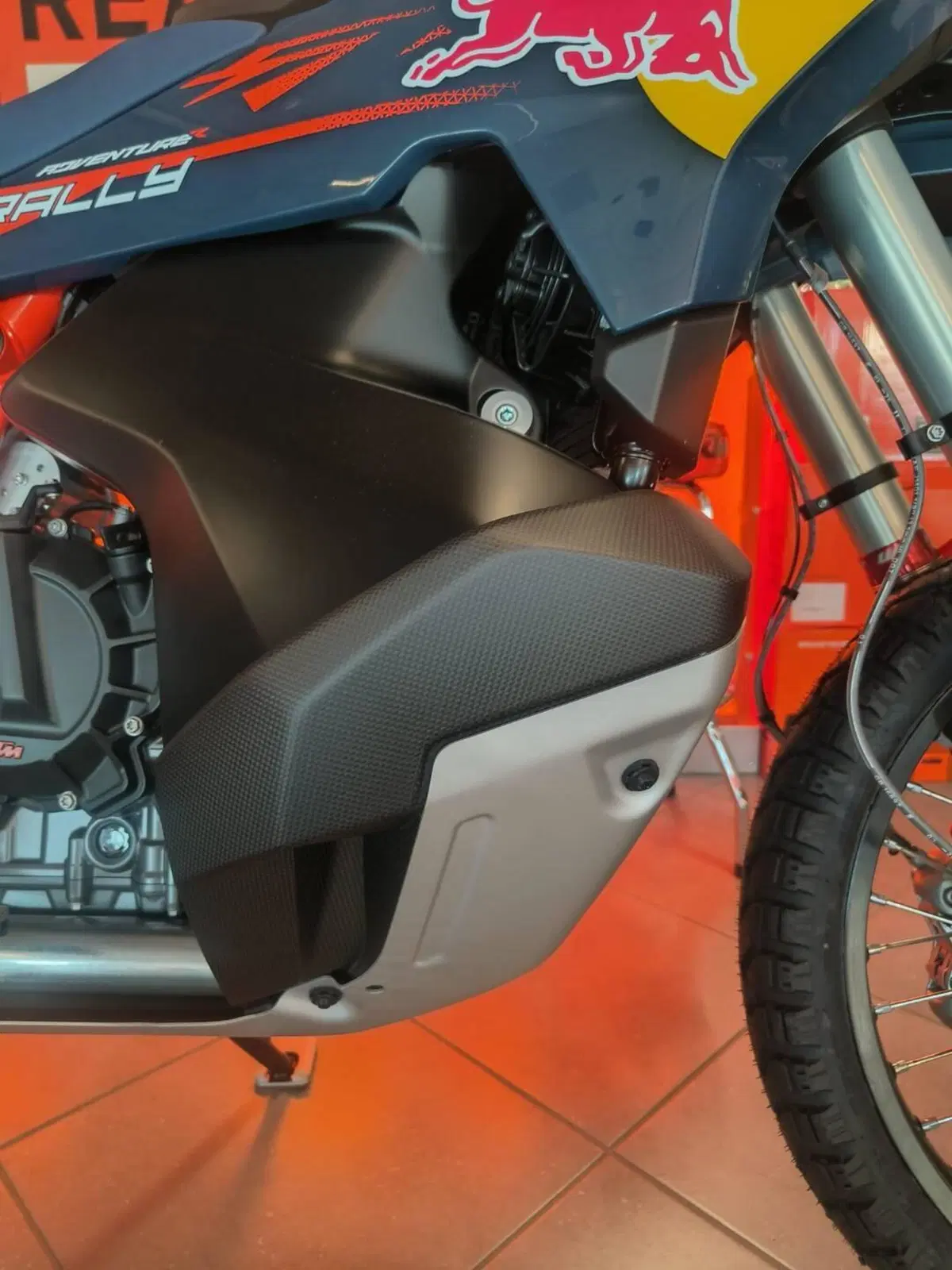KTM 890 Adventure R Rally (2026) (9)