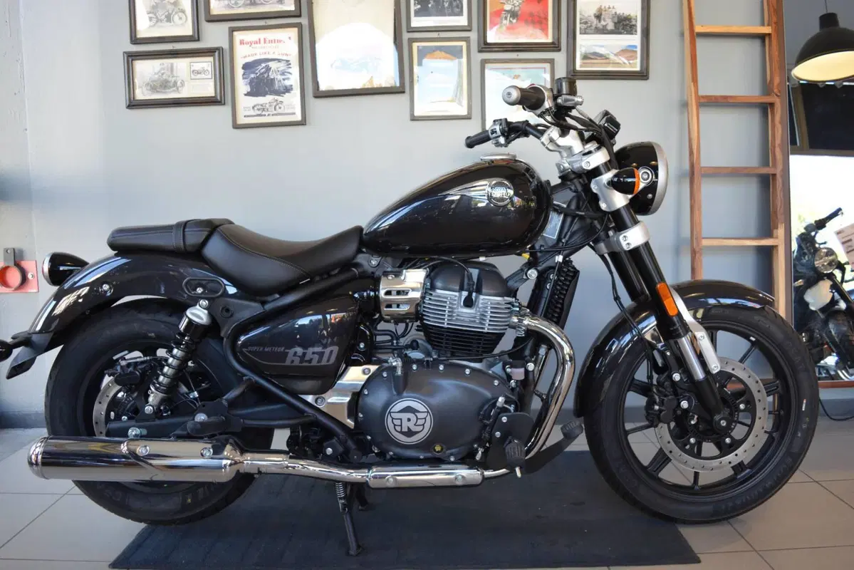 Royal Enfield Super Meteor 650 (2023 - 26)
