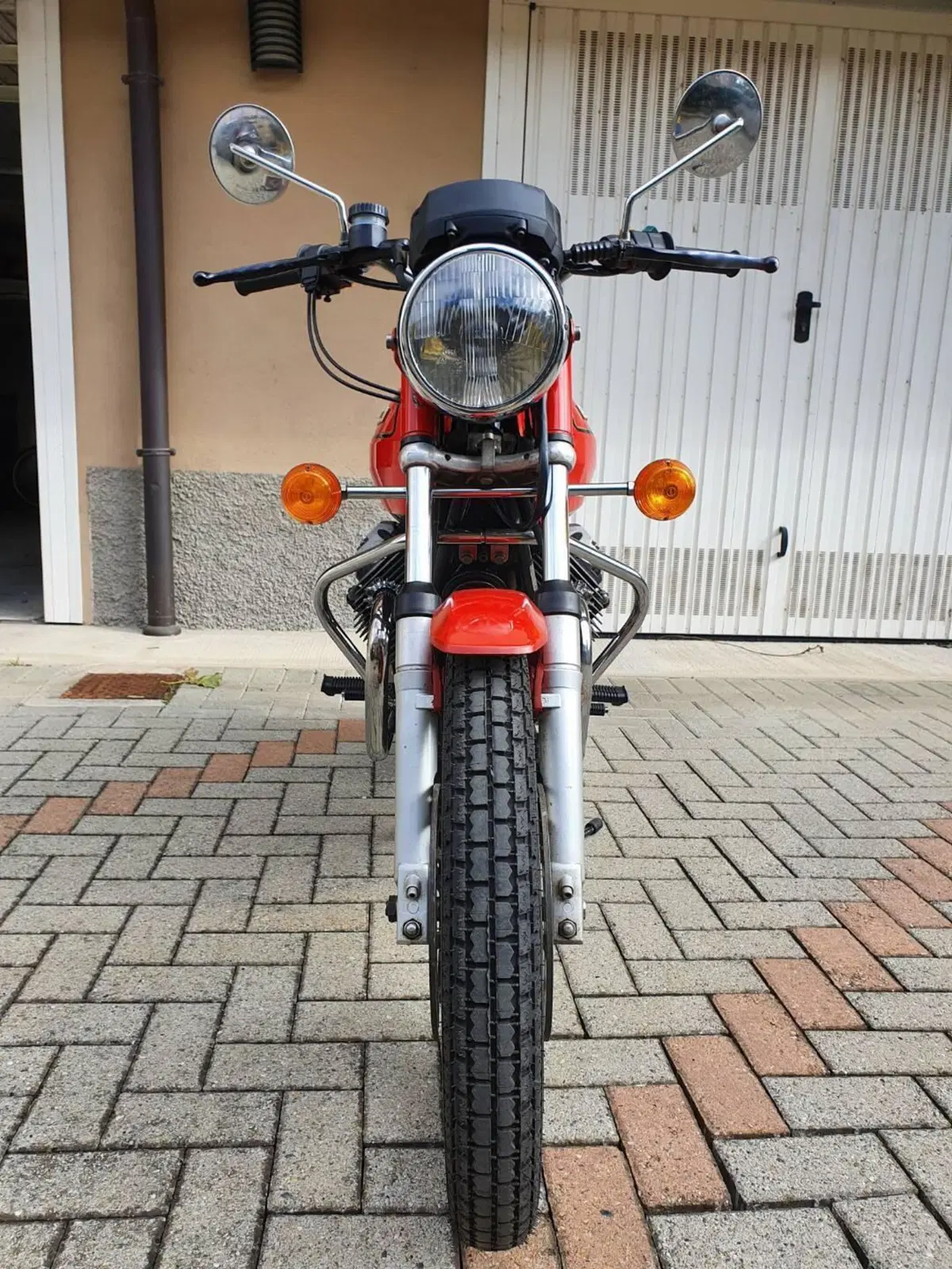 Moto Guzzi V35 II (5)