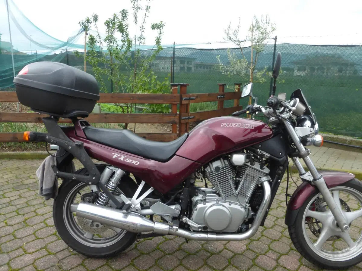 Suzuki VX800