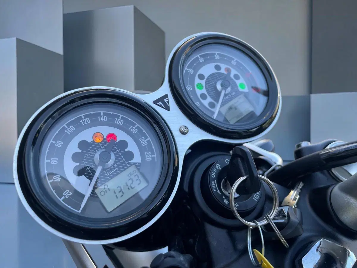 Triumph Speed Twin 1200 (2019 - 20) (7)