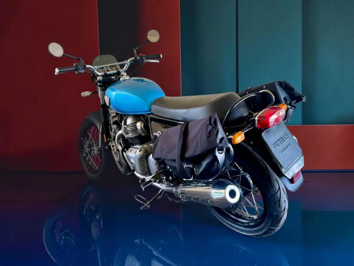 Royal Enfield Interceptor 650 (2021 - 26) (3)