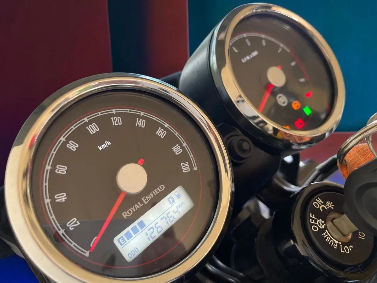 Royal Enfield Interceptor 650 (2021 - 26) (8)