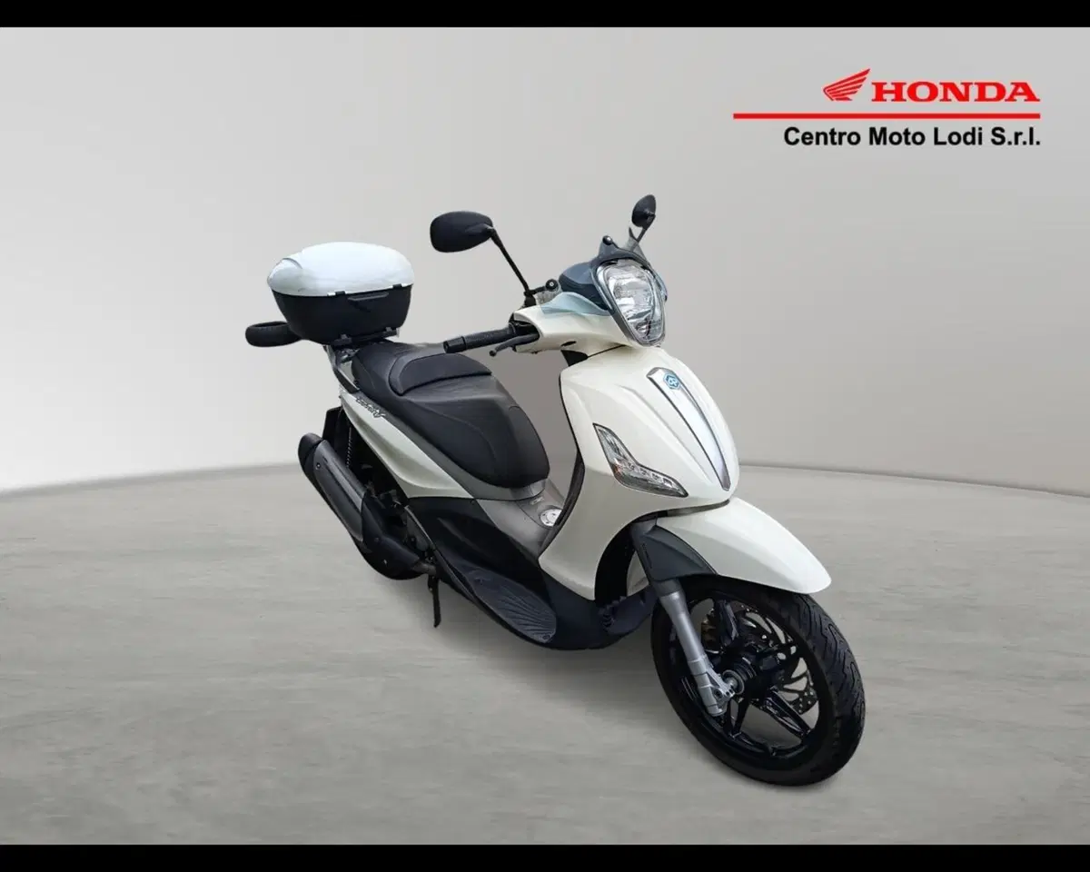 Piaggio Beverly 350 SportTouring ie ABS (2011 - 17) (2)