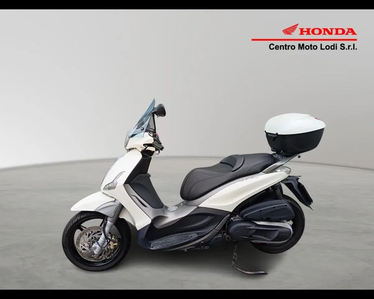 Piaggio Beverly 350 SportTouring ie ABS (2011 - 17) (3)