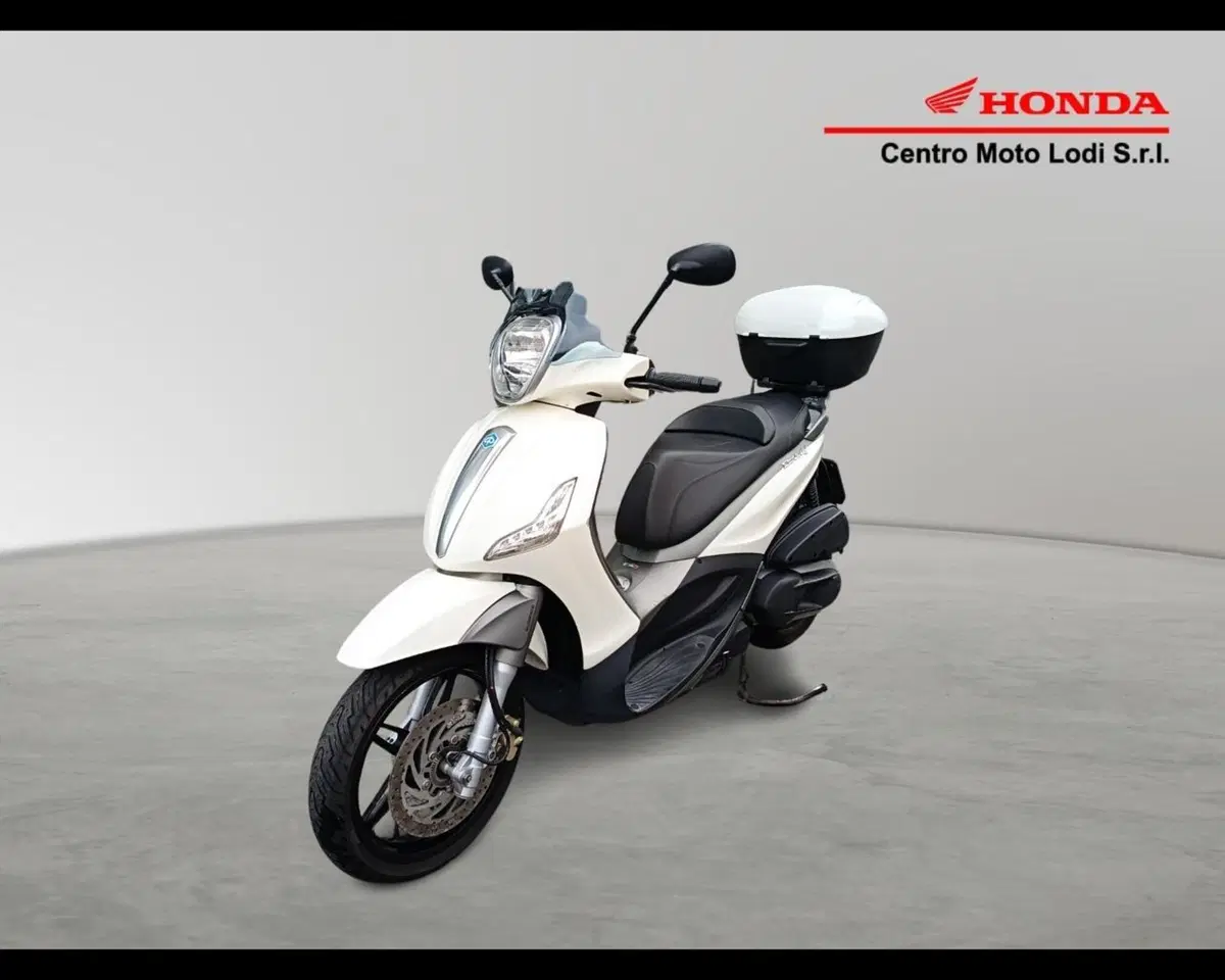 Piaggio Beverly 350 SportTouring ie ABS (2011 - 17) (4)