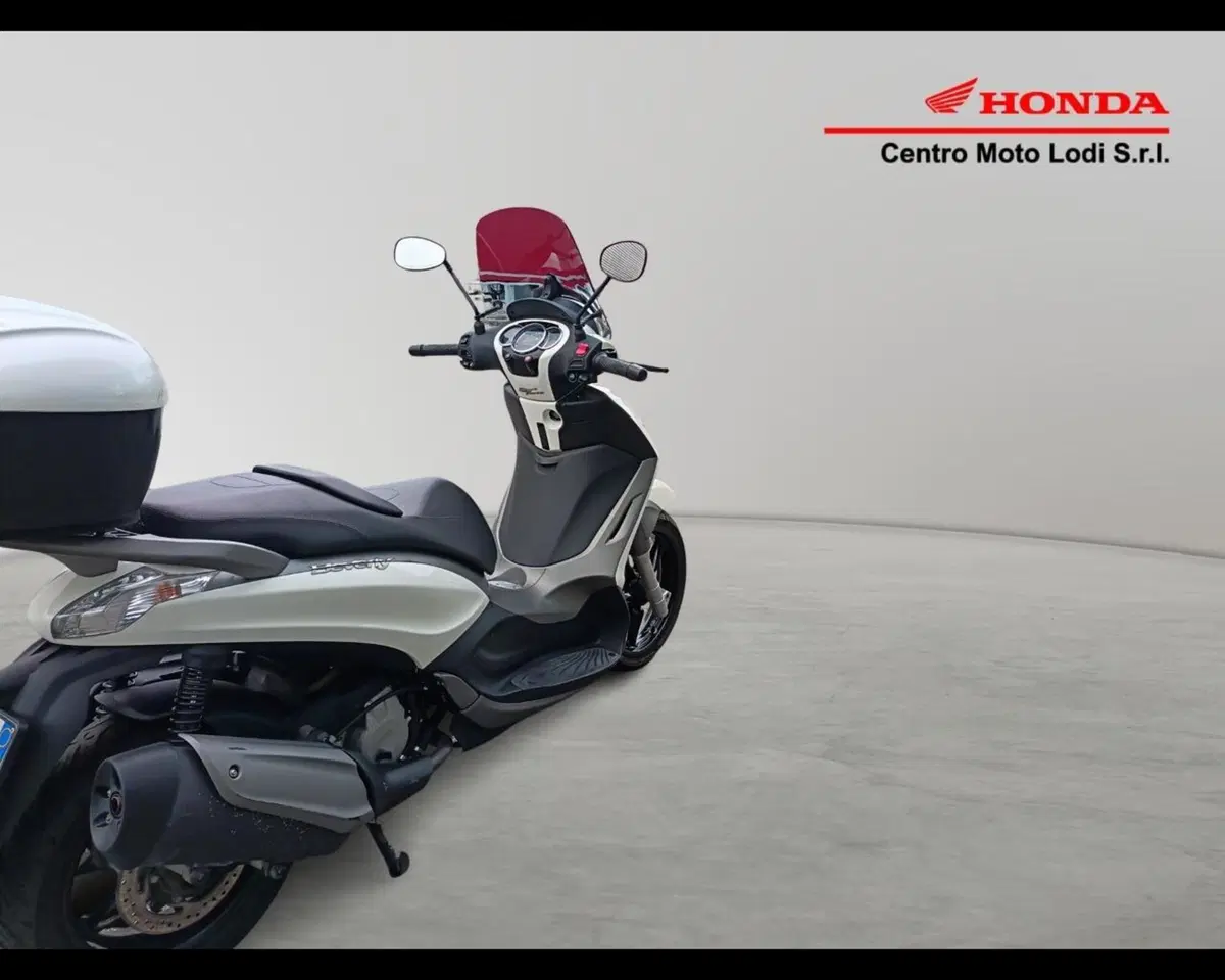 Piaggio Beverly 350 SportTouring ie ABS (2011 - 17) (6)