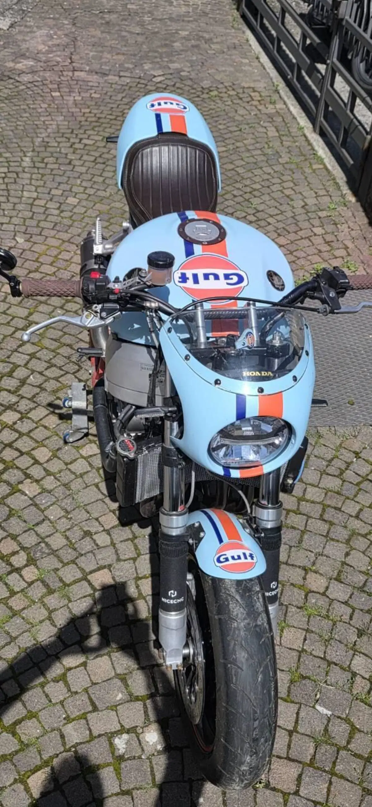 Honda CBR 900 RR Fireblade (2000 - 01) (2)