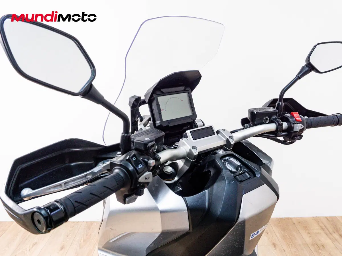 Honda X-ADV 750 (2017) (11)