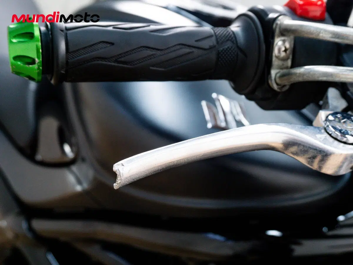 Suzuki Gladius 650 SFV ABS (2009 - 15) (17)