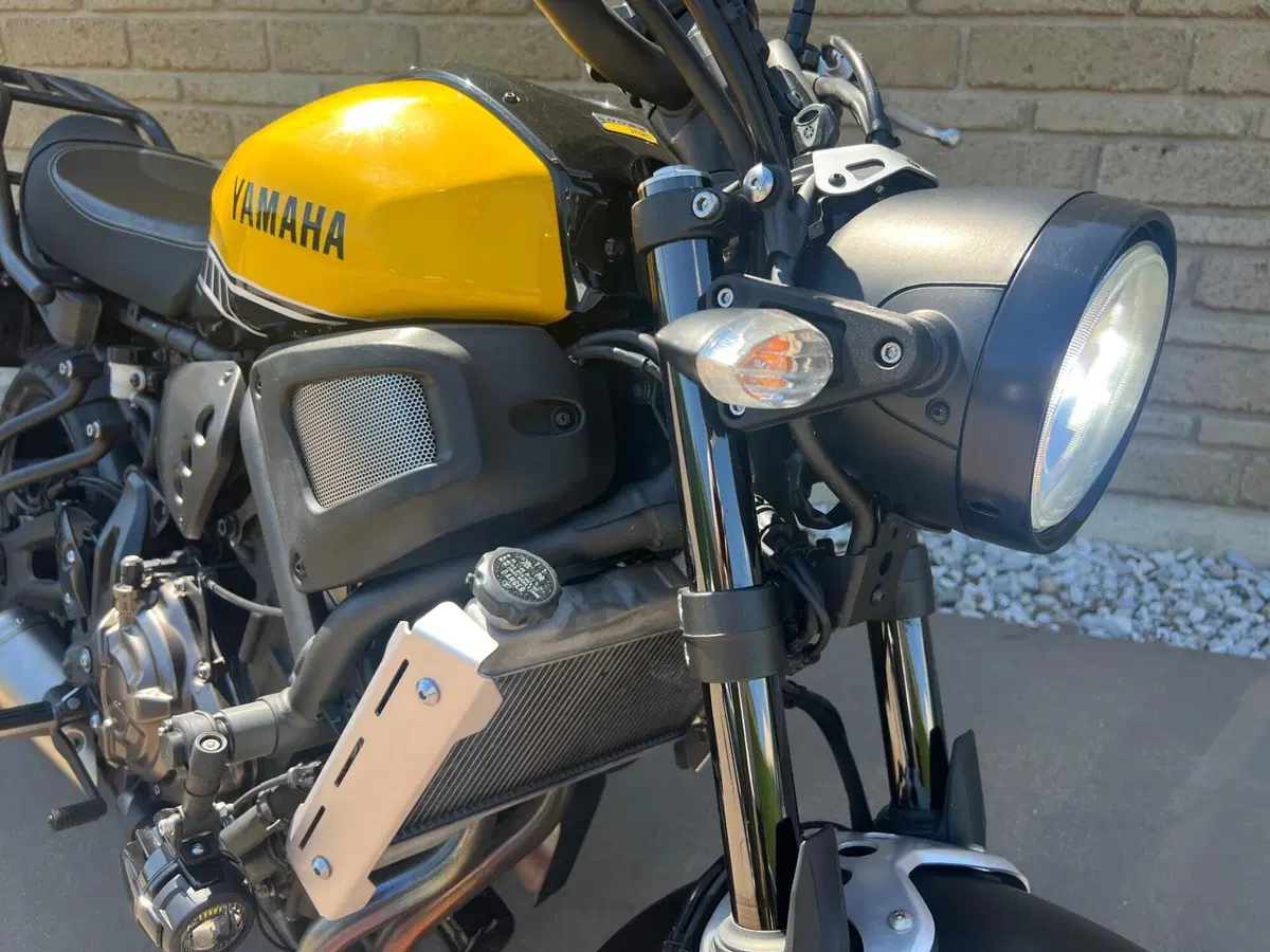 Yamaha XSR 700 ABS 60th Anniversary (2016 - 18) (3)