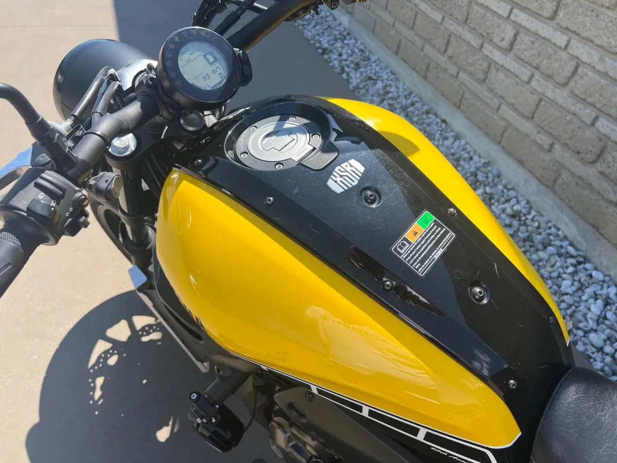 Yamaha XSR 700 ABS 60th Anniversary (2016 - 18) (7)