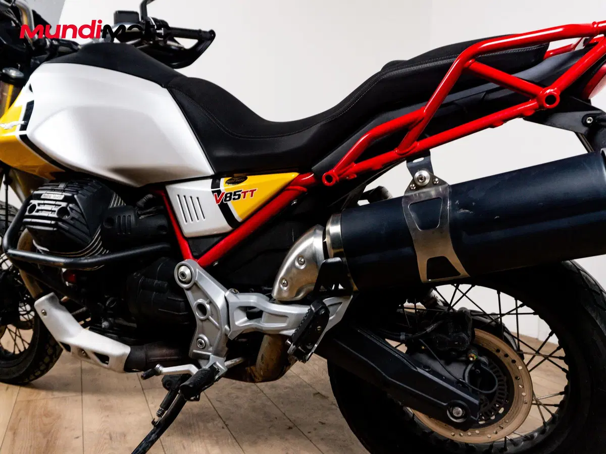 Moto Guzzi V85 TT Evocative Graphics (2019 - 20) (10)