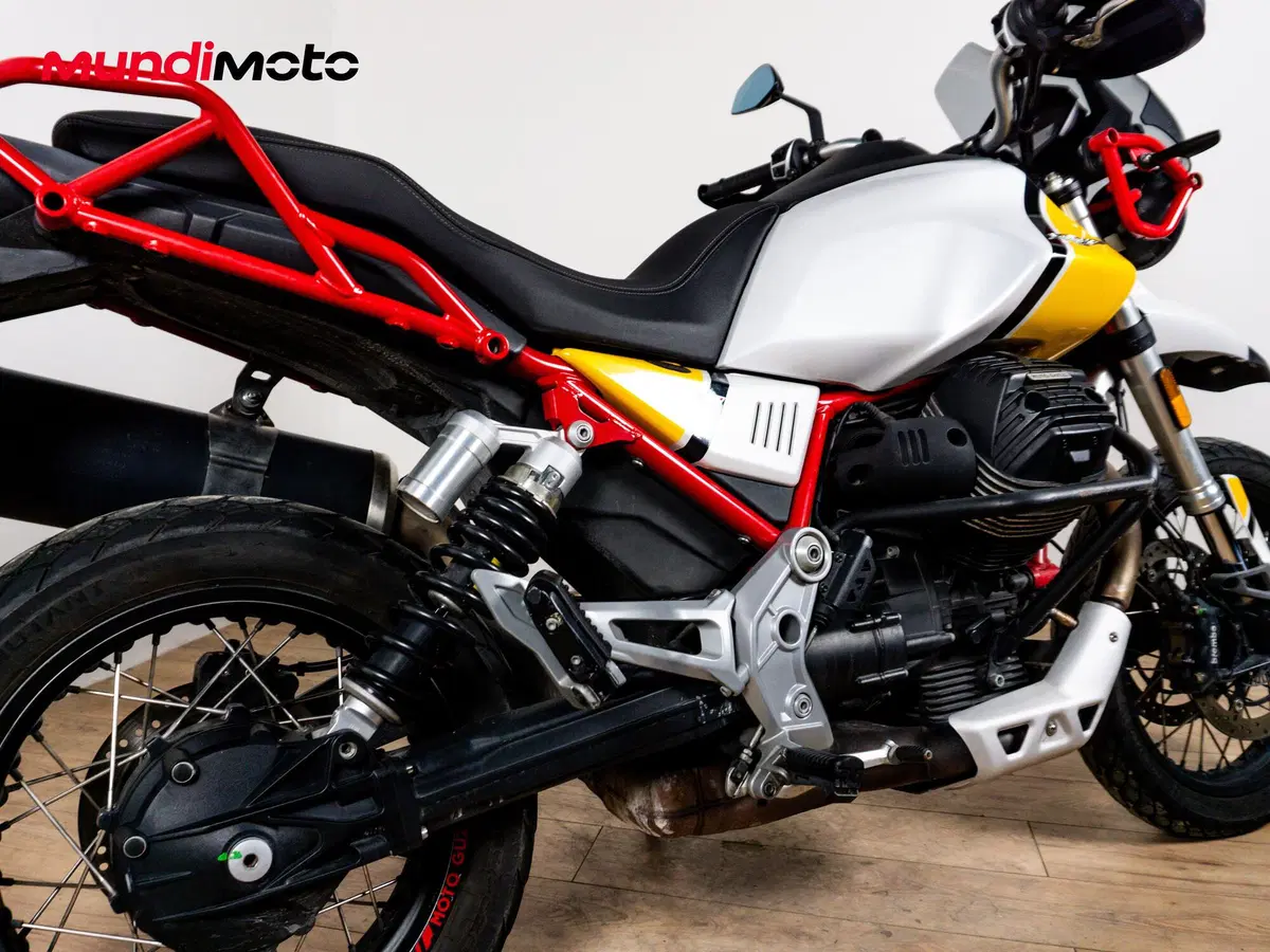 Moto Guzzi V85 TT Evocative Graphics (2019 - 20) (4)