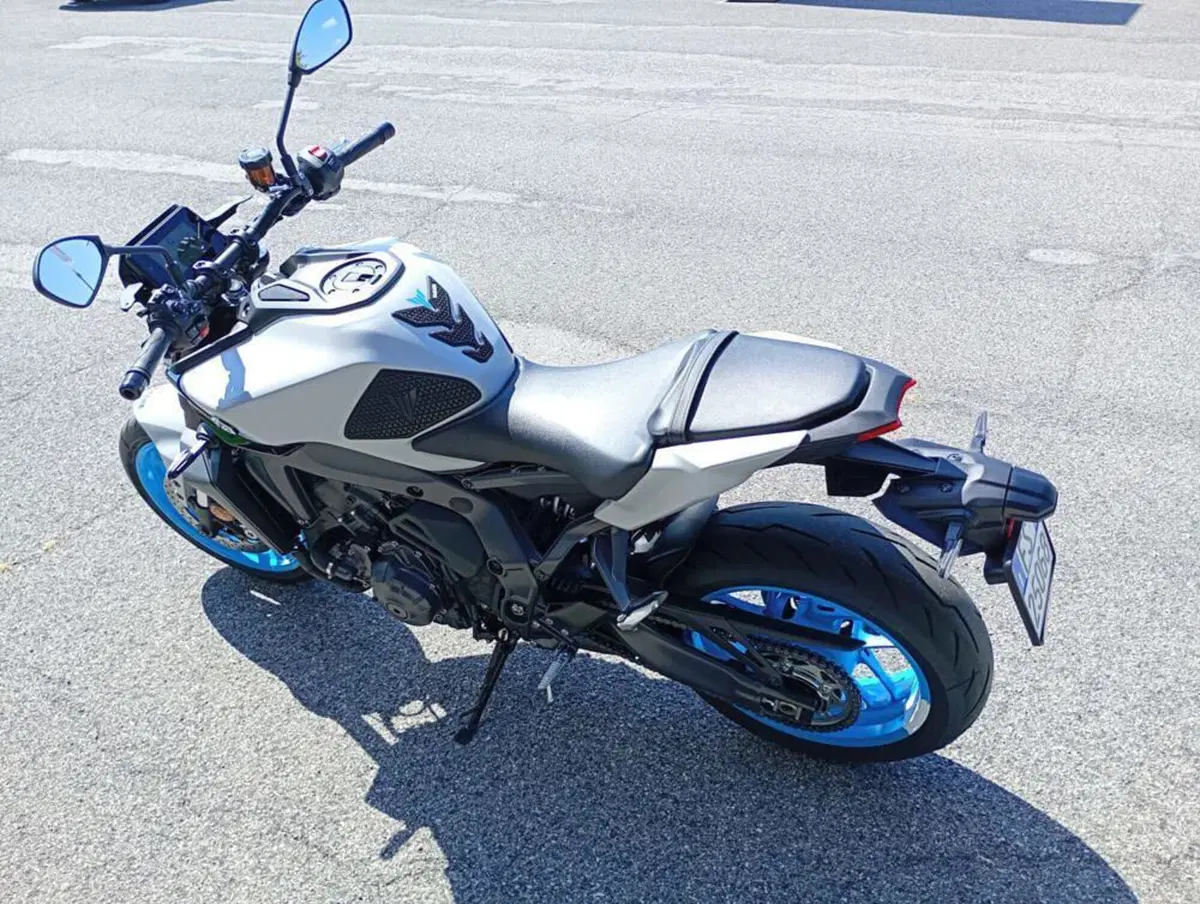 Yamaha MT-09 Y-AMT (2024 - 26) (3)