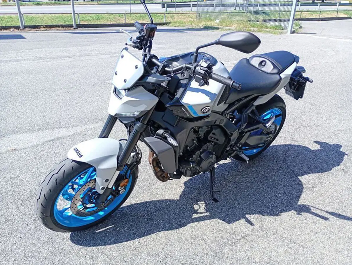 Yamaha MT-09 Y-AMT (2024 - 26) (2)