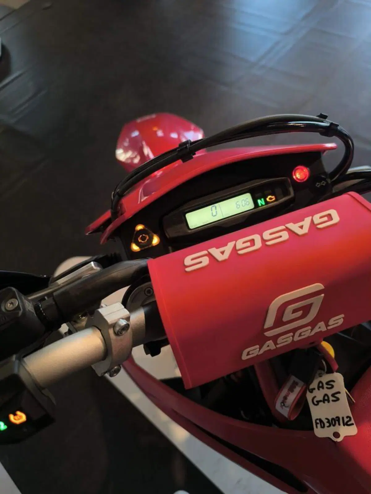 GASGAS ES 700 (2022 - 26) (6)