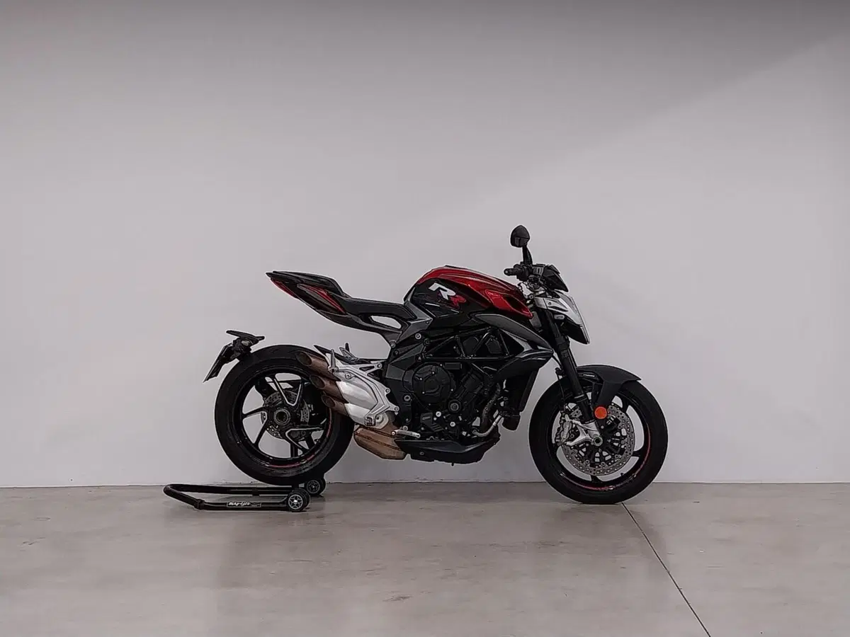MV Agusta Brutale 800 RR (2017 - 20) (2)